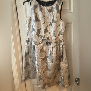 Gilded Floral Patterned woman’s dress